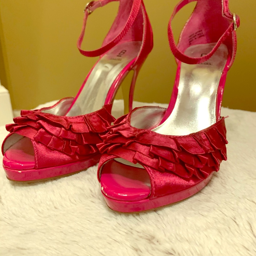 Satin magenta size 7 heels